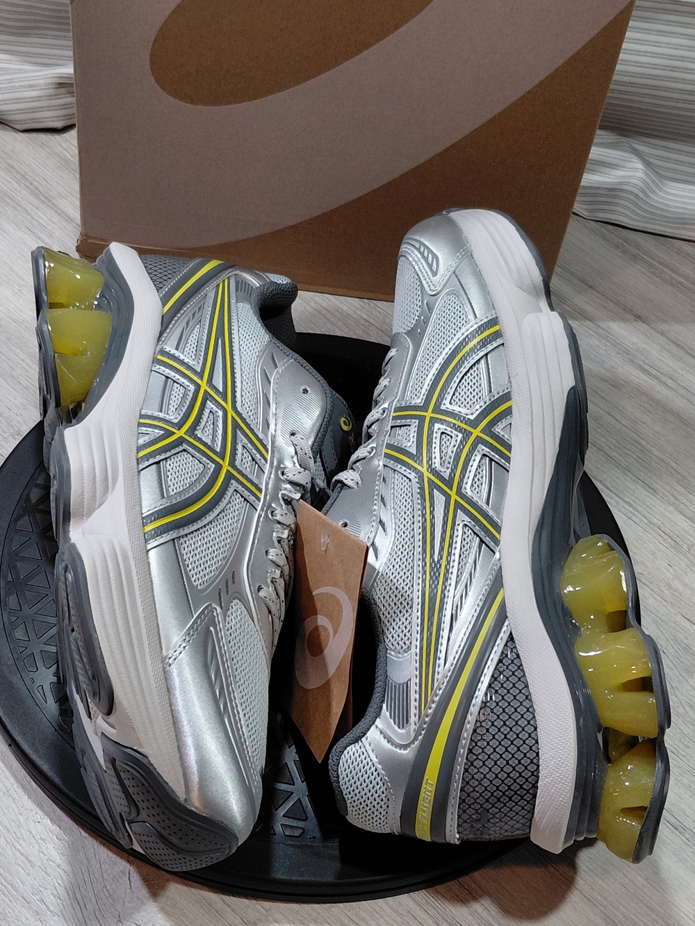 NWT ASICS Men’s GEL KINETIC FLUENT Running Shoes Glacier/ Steel Grey SIZE M10 - Picture 12 of 16